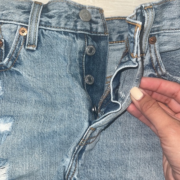 VINTAGE LEVI DEMIN SHORTS - Picture 4 of 6